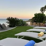 - Private Pool - 10 Guests - Lagos *