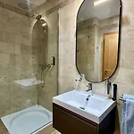 Villa - Private Pool - 10 Guests - Lagos *