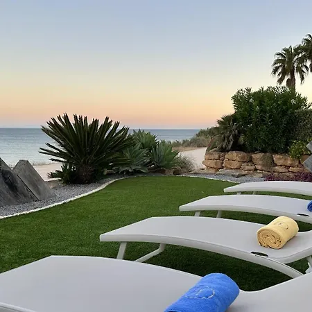 - Private Pool - 10 Guests - Lagos *